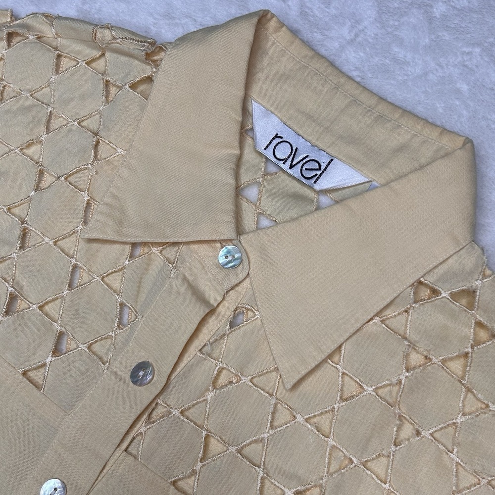 Vintage Ravel Women's M Yellow Linen Blend Triangle Eyelet Long Sleeve Blouse